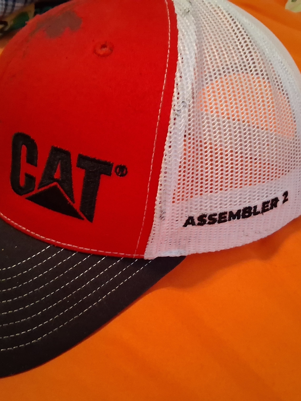 Caterpillar Men’s Trucker Hat Mesh Back Red/White/Black One Size - Picture 2 of 3